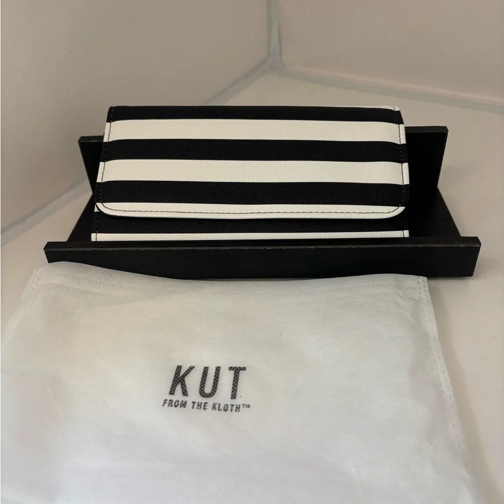 Kut from the Kloth Black & White Leather Wallet NWT - Picture 1 of 7